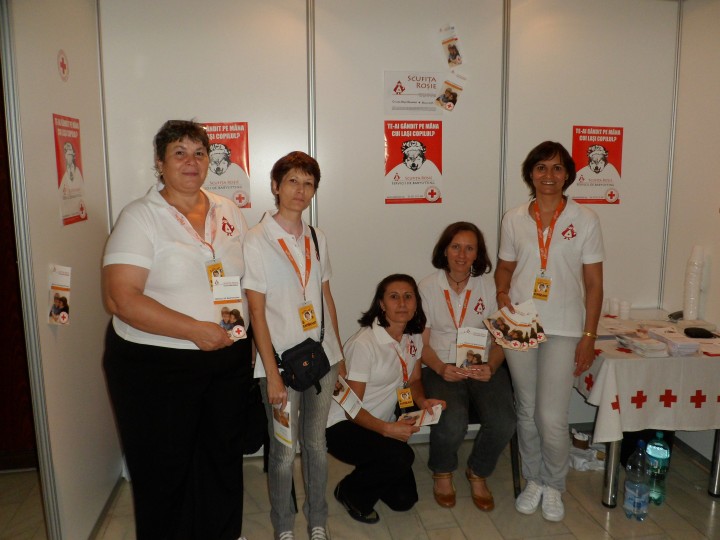 Scufita Rosie la Baby Expo